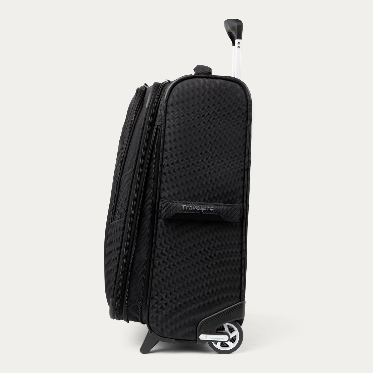 travelpro-maxlite-5-carry-on-expandable-rollaboard image 3