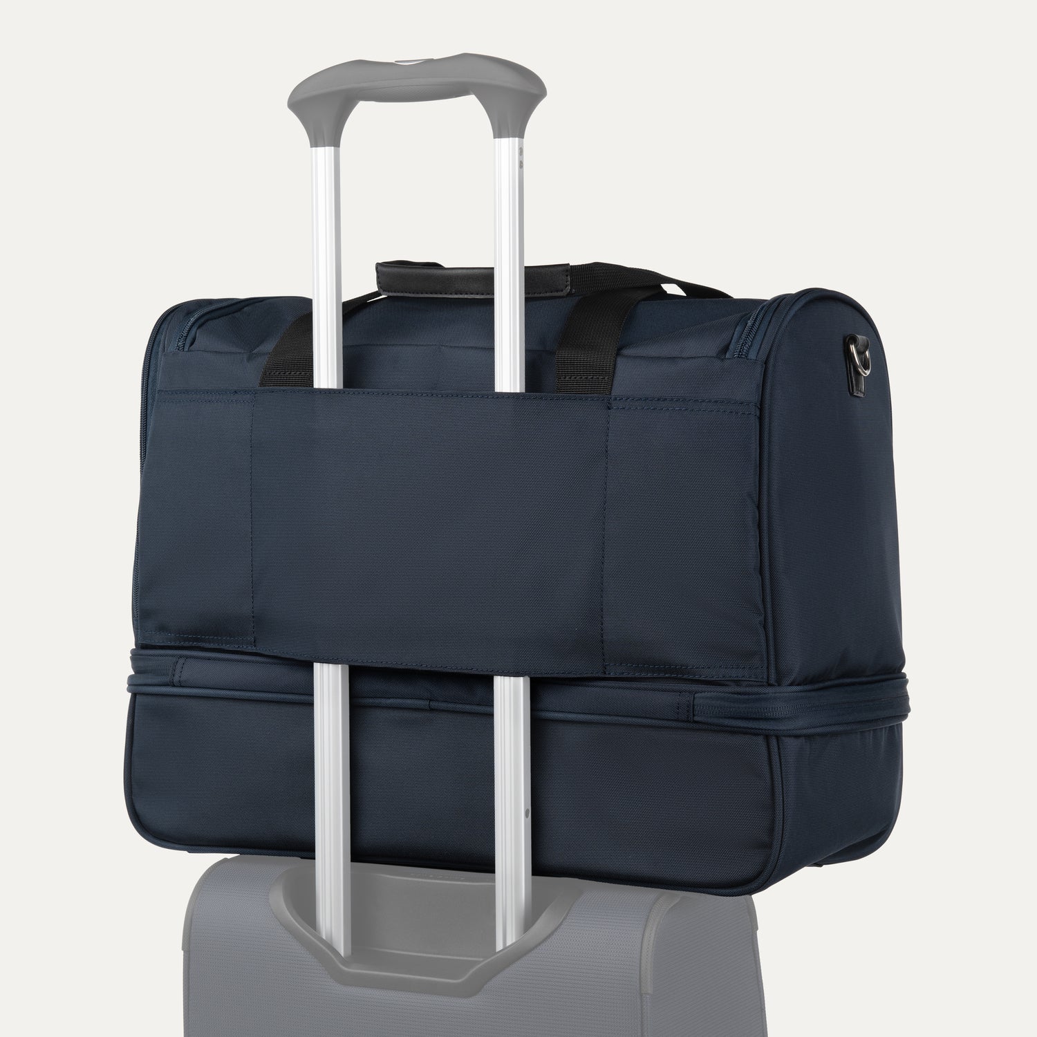 travelpro-maxlite-5-drop-bottom-weekender image 7