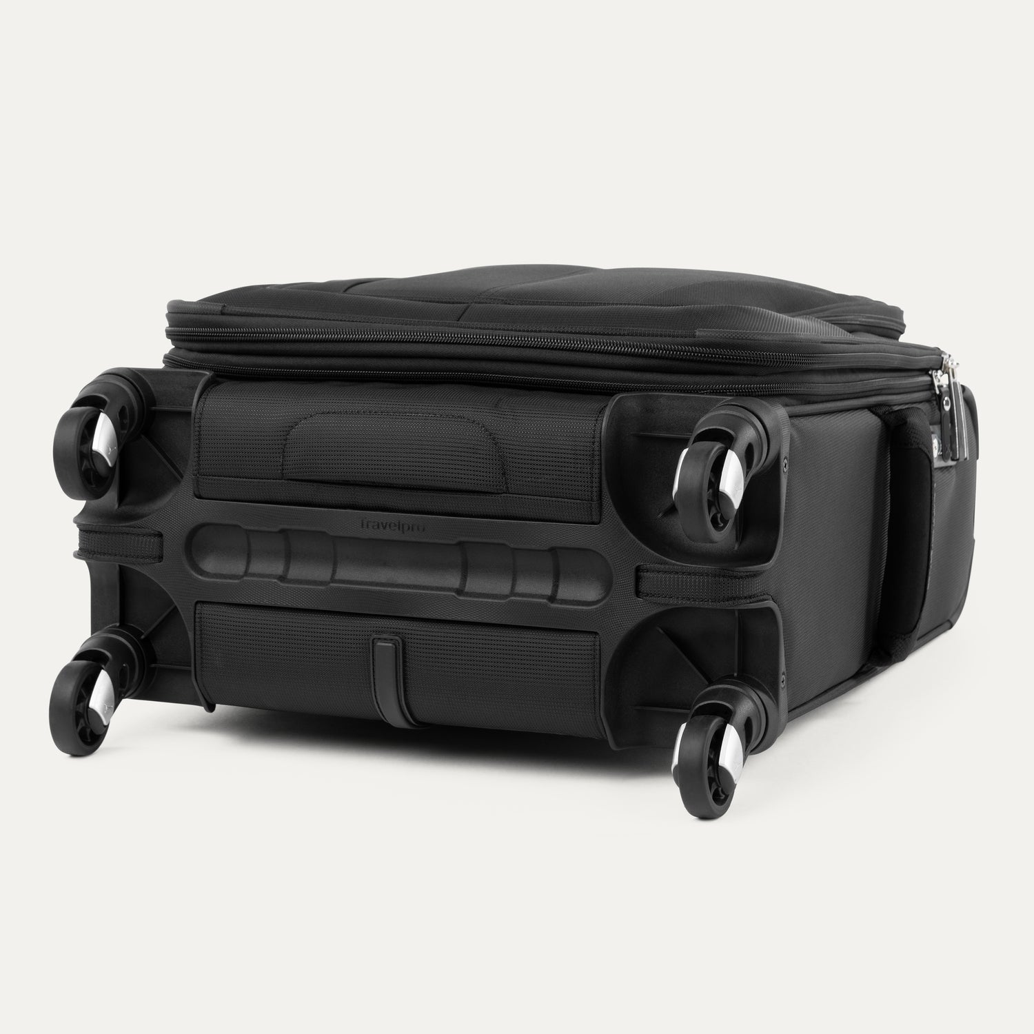 travelpro-maxlite-5-international-carry-on-spinner image 6