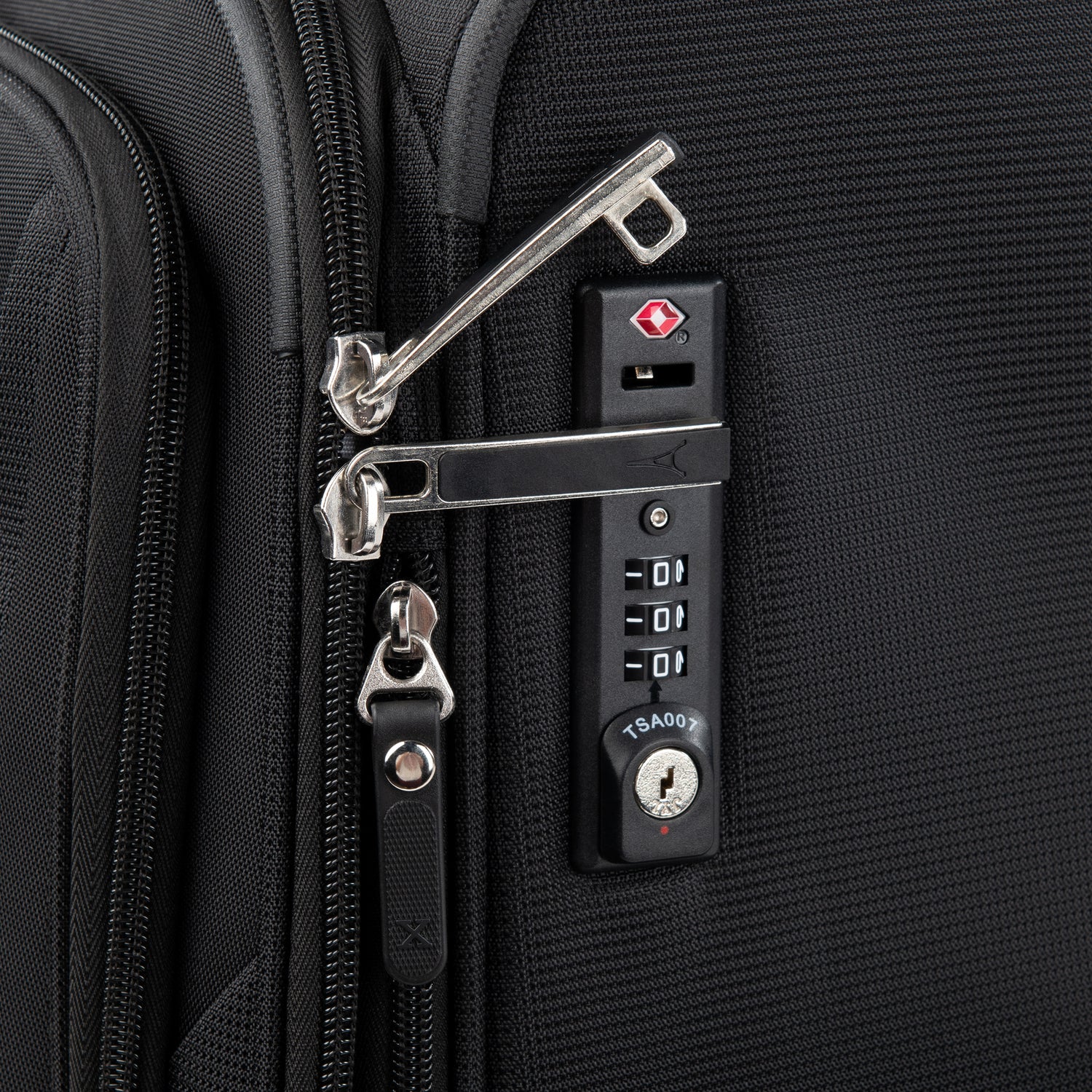 travelpro-maxlite-5-international-carry-on-spinner image 8