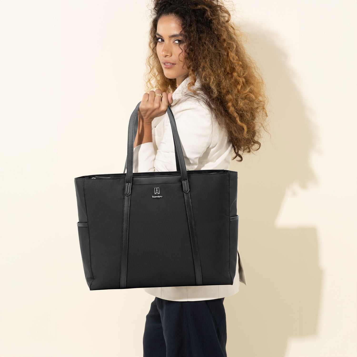 travelpro-maxlite-women-s-tote image 4