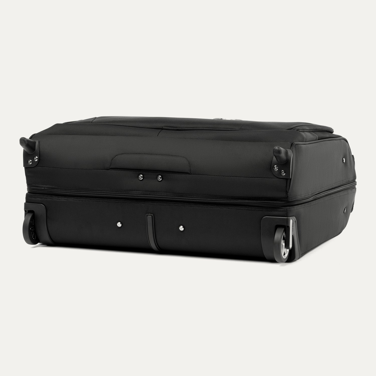 travelpro-maxlite-checked-rolling-garment-bag image 8