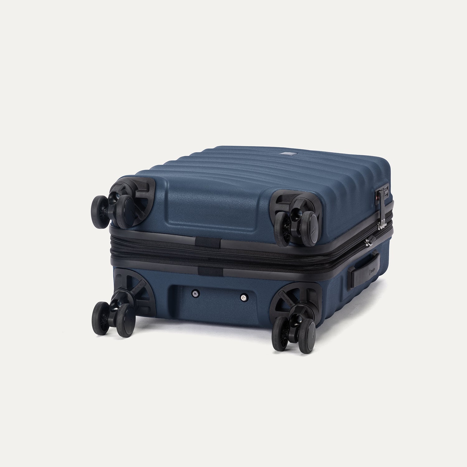 travelpro-maxlite-air-v2-compact-carry-on-hardside-spinner image 6