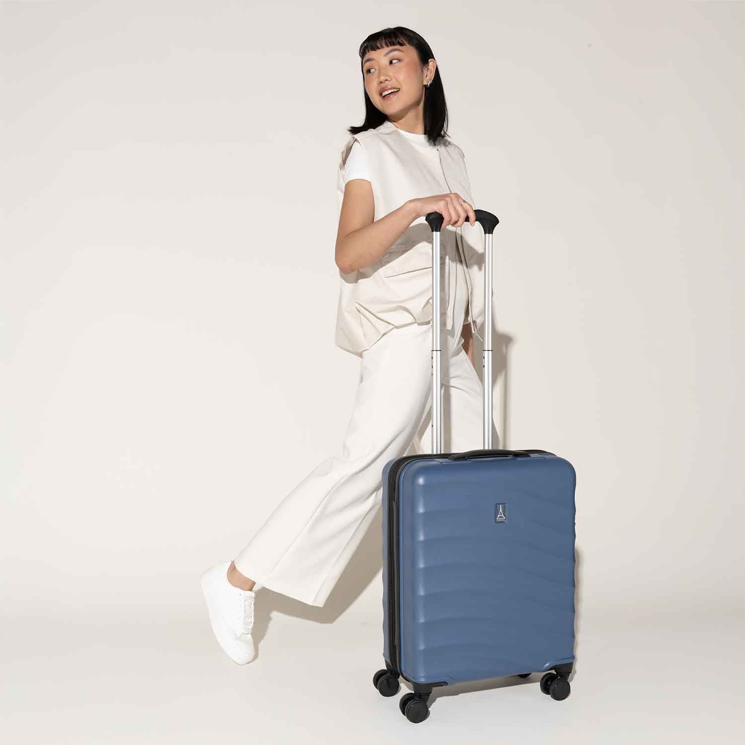 travelpro-maxlite-air-v2-international-carry-on-hardside-spinner image 4