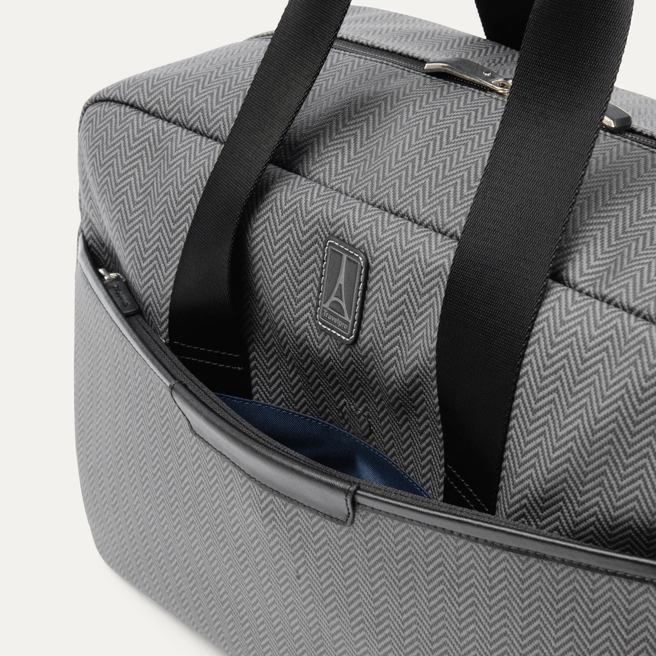 travelpro-x-travel-leisure-underseat-tote image 6