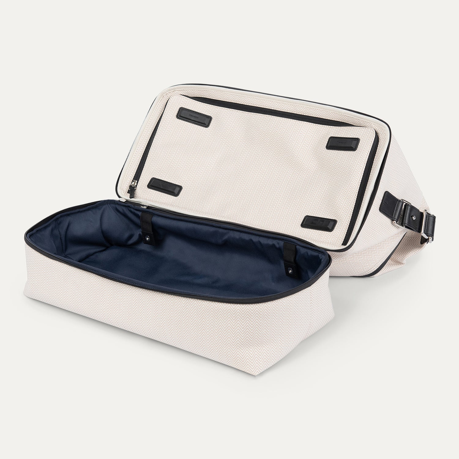 travelpro-x-travel-leisure-drop-bottom-weekender image 7