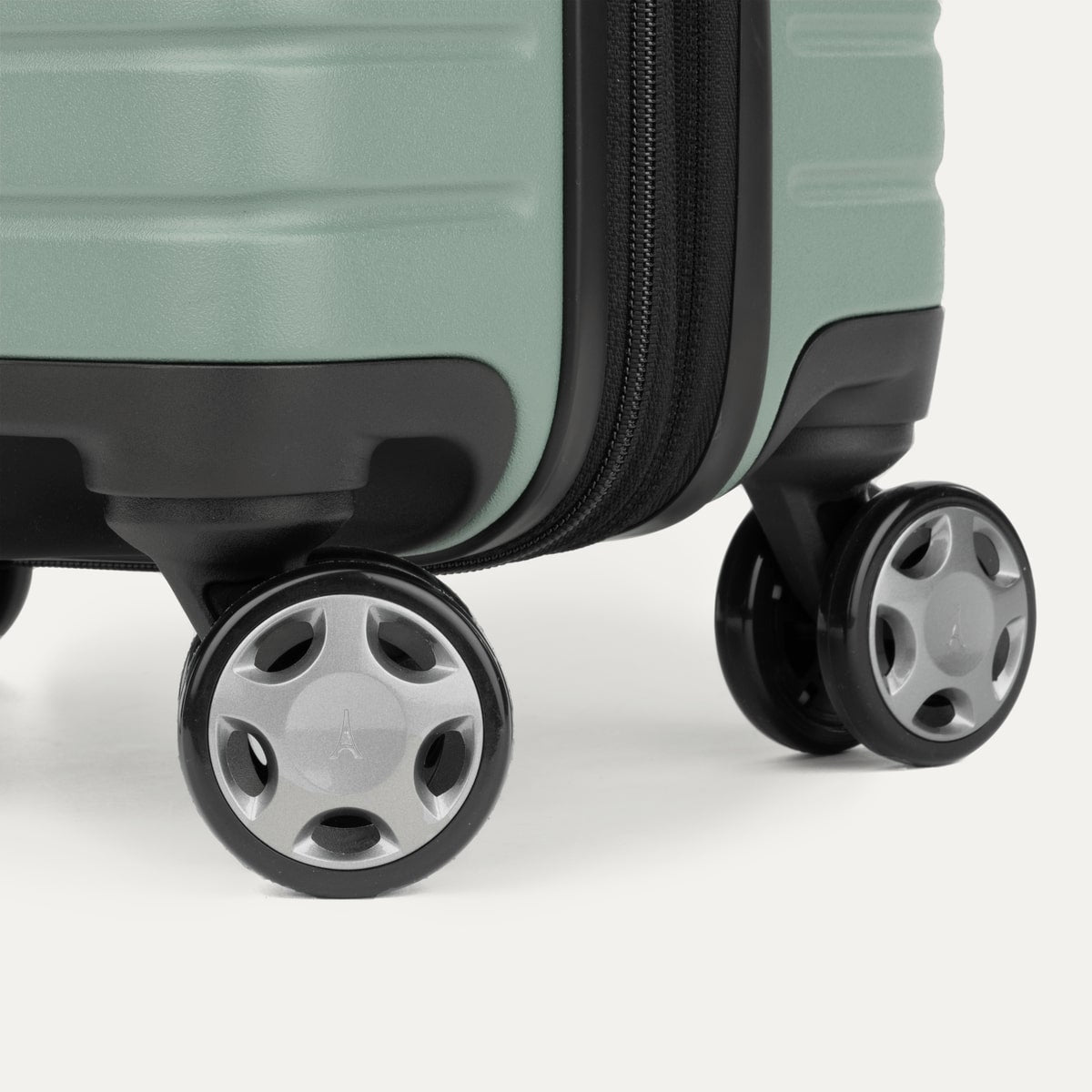 travelpro-x-travel-leisure-carry-on-expandable-spinner-premium-cabin-luggage-wit image 8