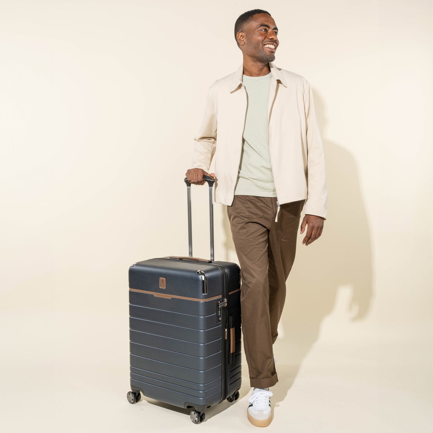 travelpro-x-travel-leisure-medium-check-in-spinner-100-polycarbonate-expandable- image 4