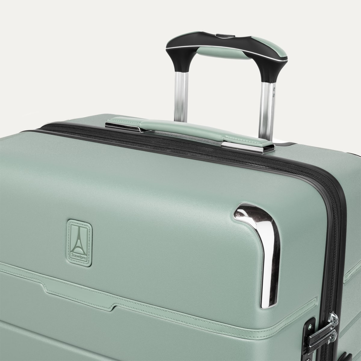 travelpro-x-travel-leisure-medium-check-in-spinner-100-polycarbonate-expandable- image 5