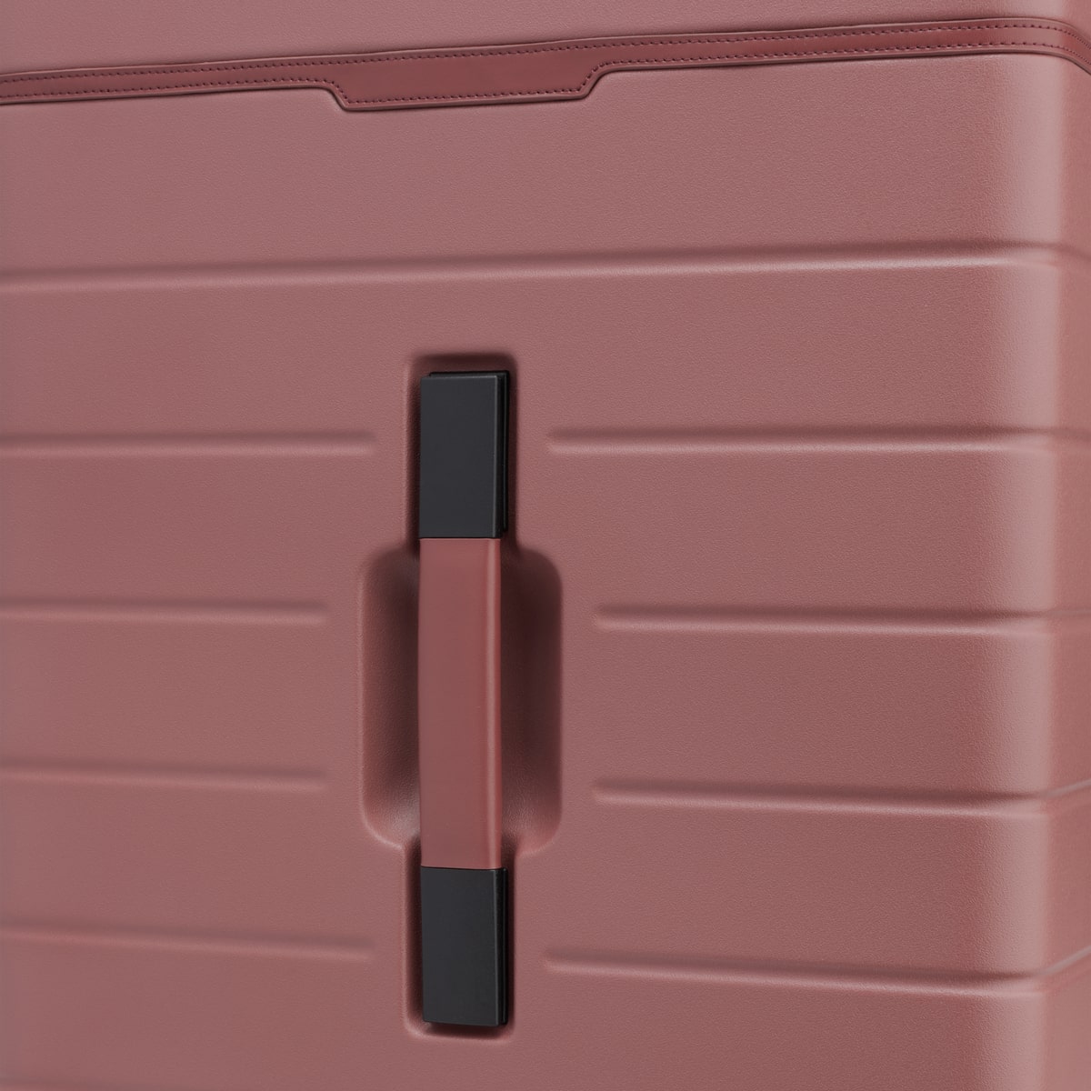 travelpro-x-travel-leisure-large-check-in-trunk-spinner image 8