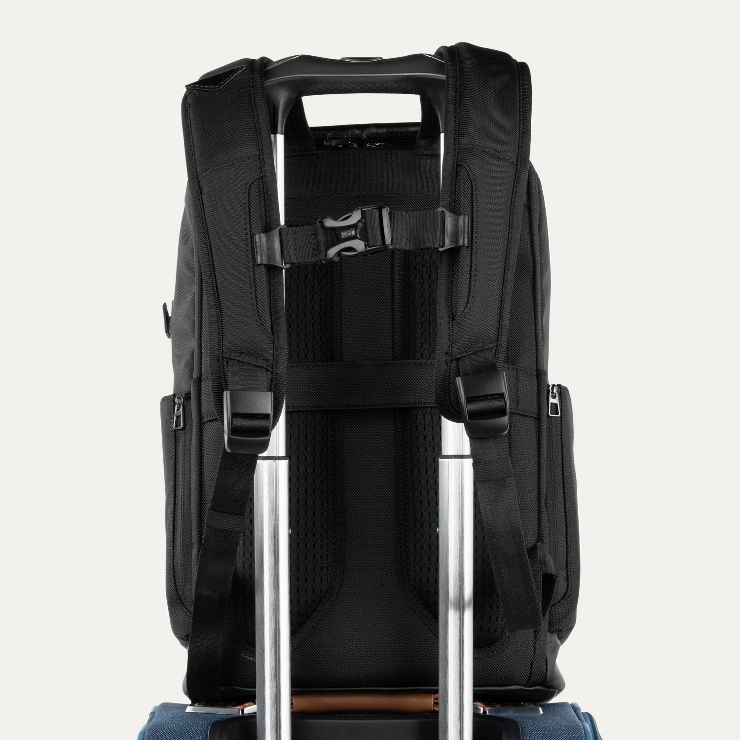 travelpro-crew-executive-choice-3-medium-top-load-backpack image 7