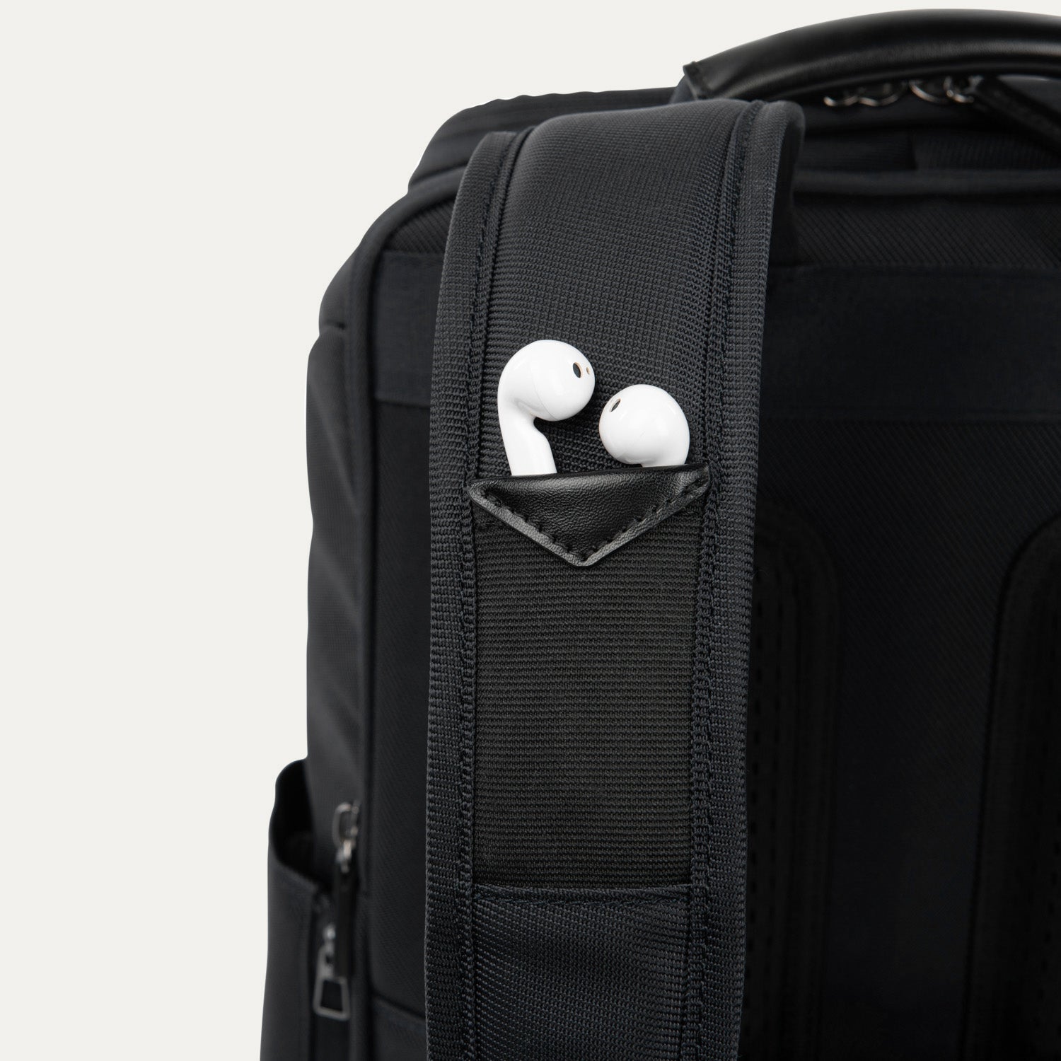 travelpro-crew-executive-choice-3-slim-laptop-backpack image 8