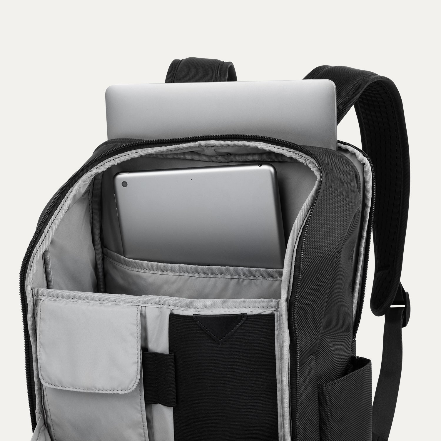 travelpro-crew-executive-choice-3-slim-laptop-backpack image 4