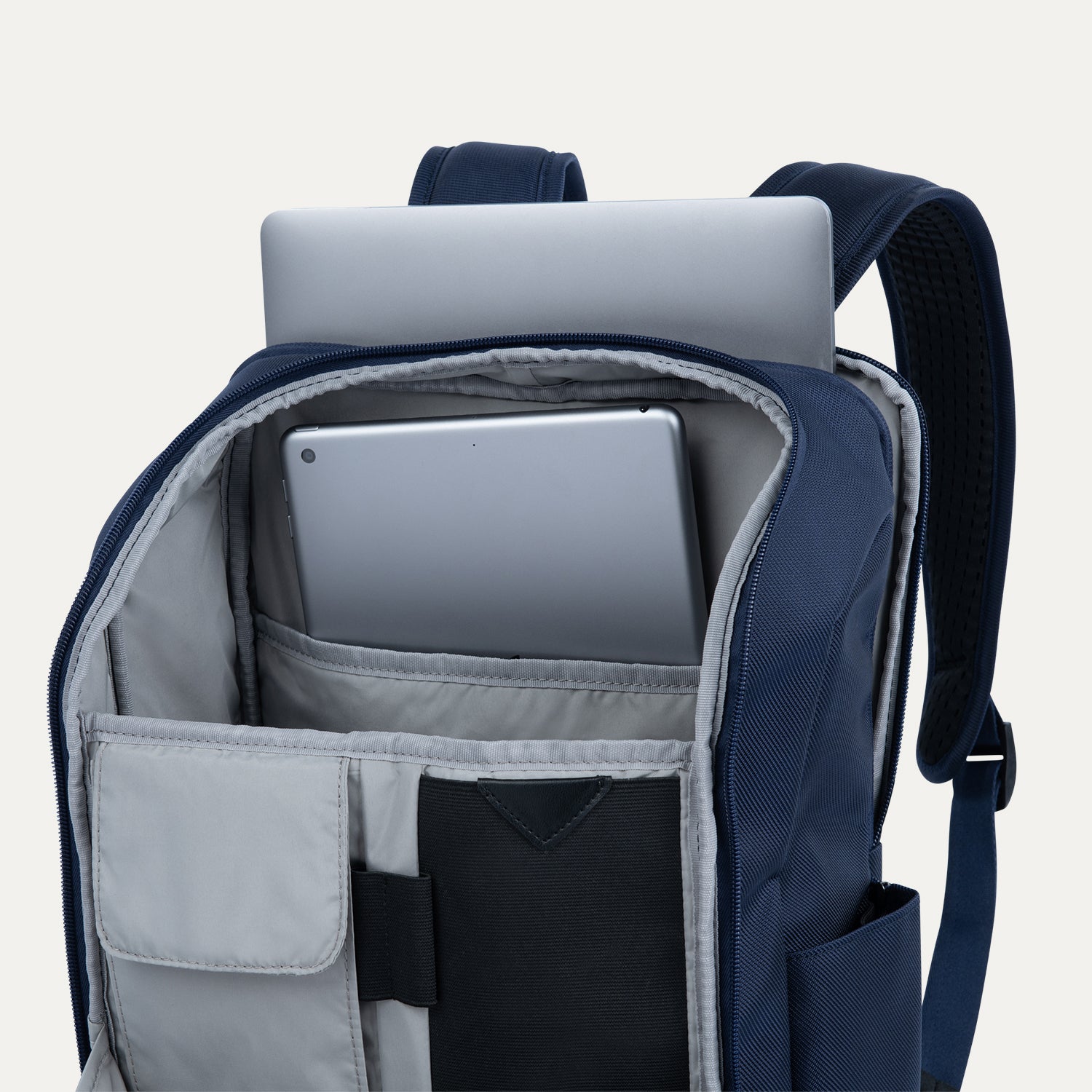 travelpro-crew-executive-choice-3-slim-laptop-backpack image 2