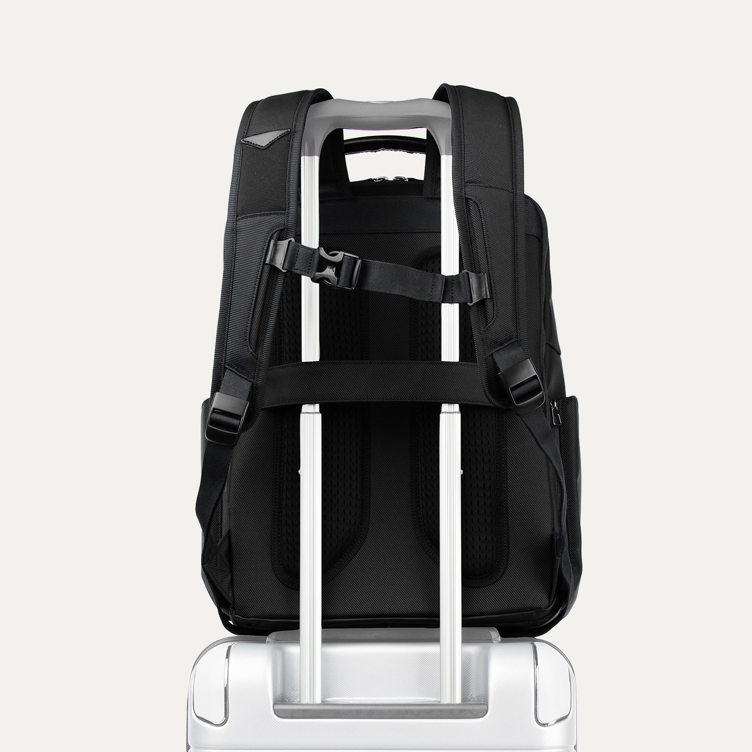 travelpro-crew-executive-choice-3-large-travel-backpack-with-charging-ports image 7