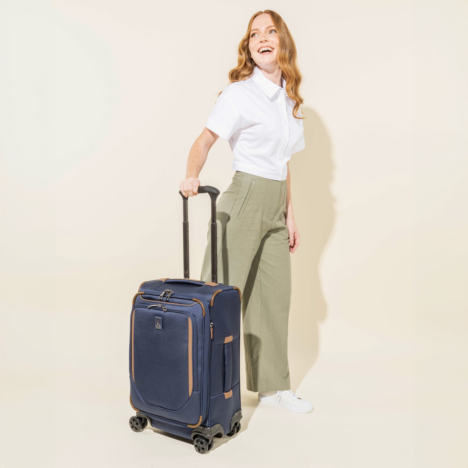 travelpro-crew-classic-carry-on-spinner image 6
