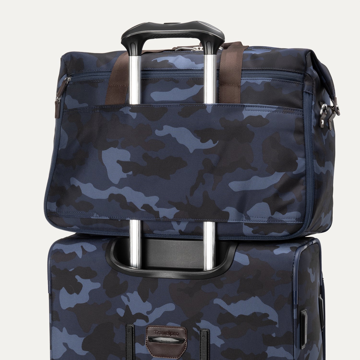 travelpro-platinum-elite-soft-duffel-camouflage-expandable-recycled-materials image 5