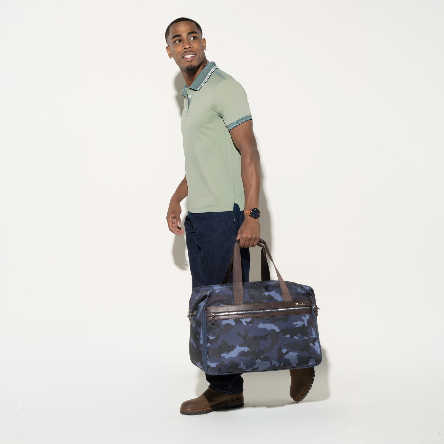 travelpro-platinum-elite-soft-duffel-camouflage-expandable-recycled-materials image 4