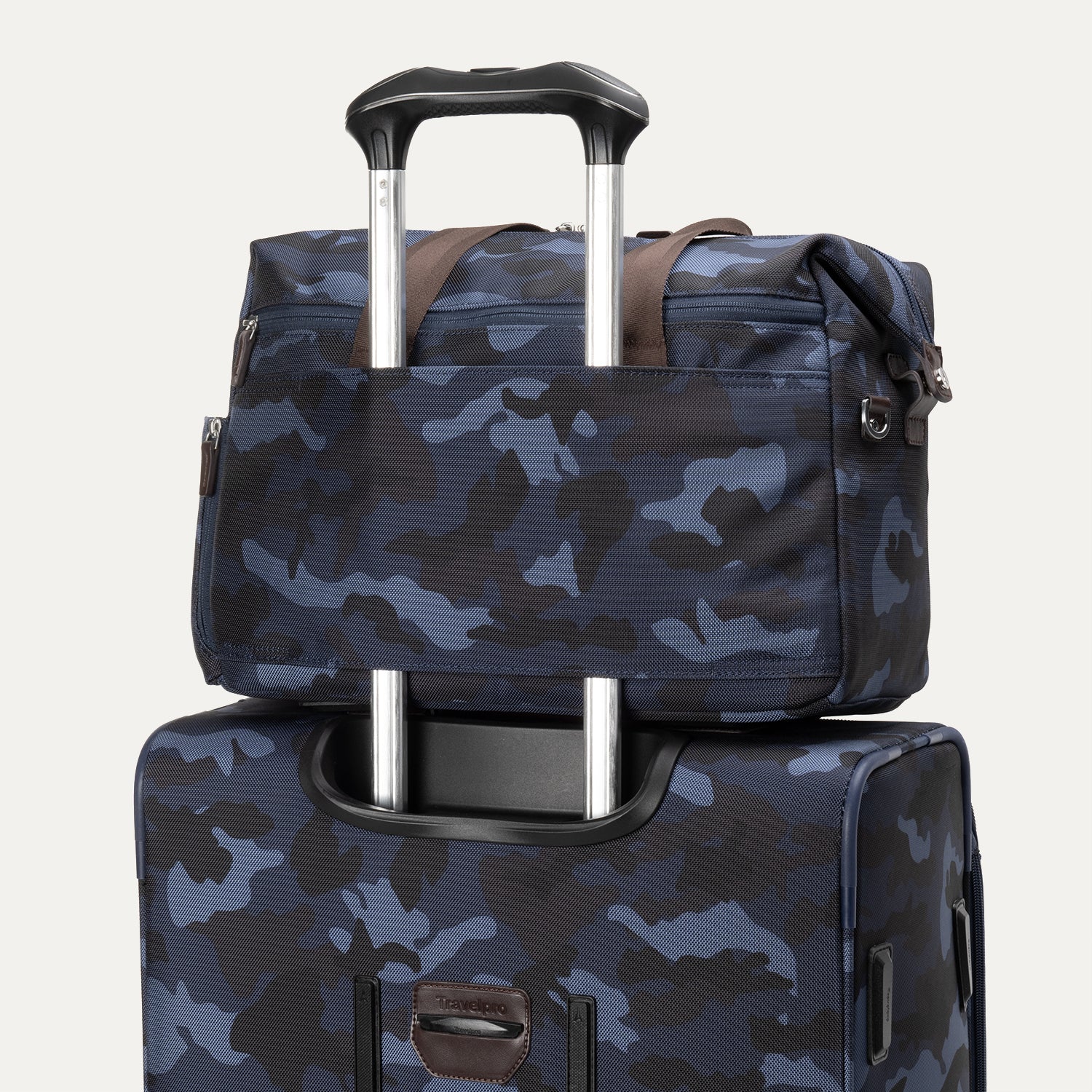 travelpro-platinum-elite-underseat-tote-camouflage image 2