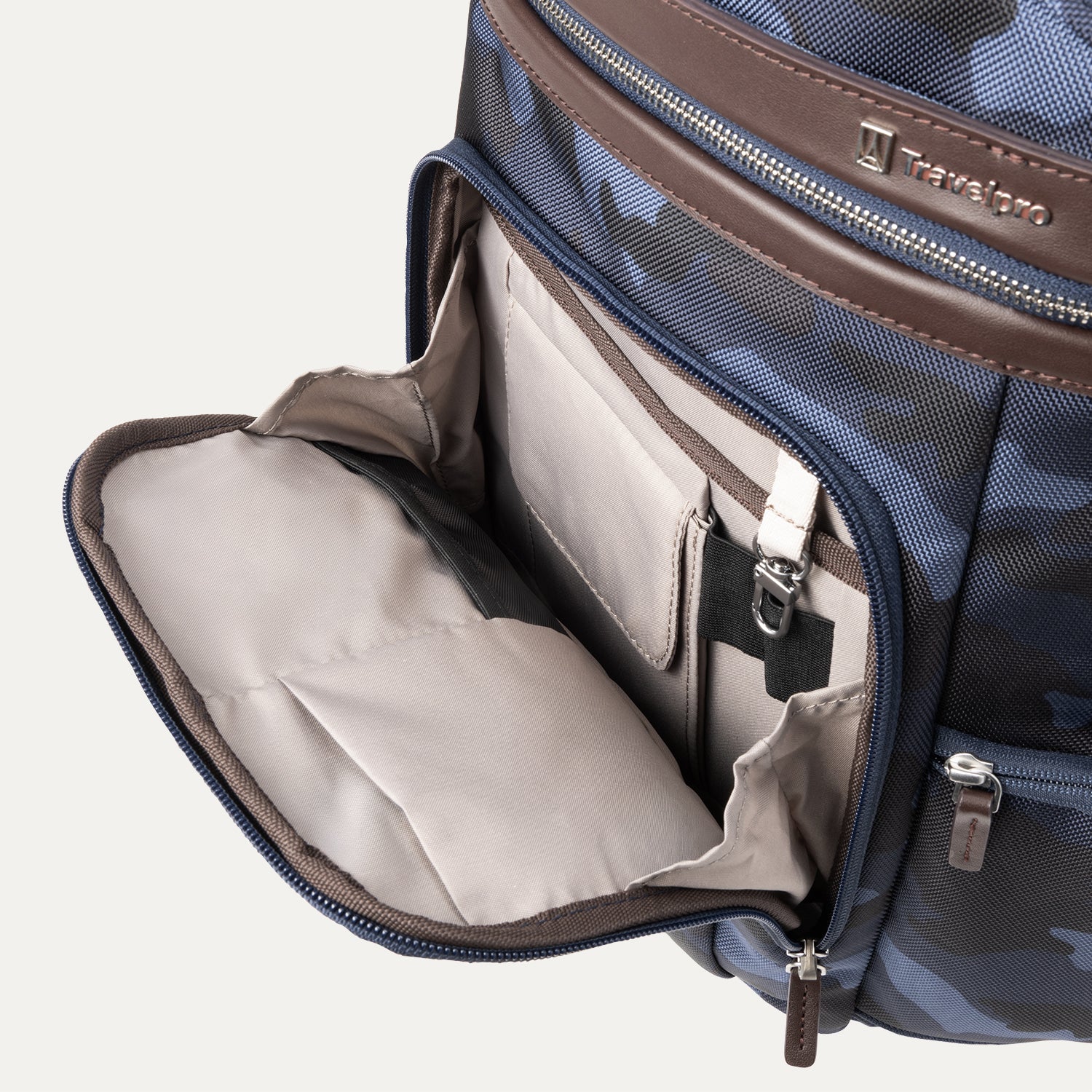 travelpro-platinum-elite-business-backpack-camouflage image 7