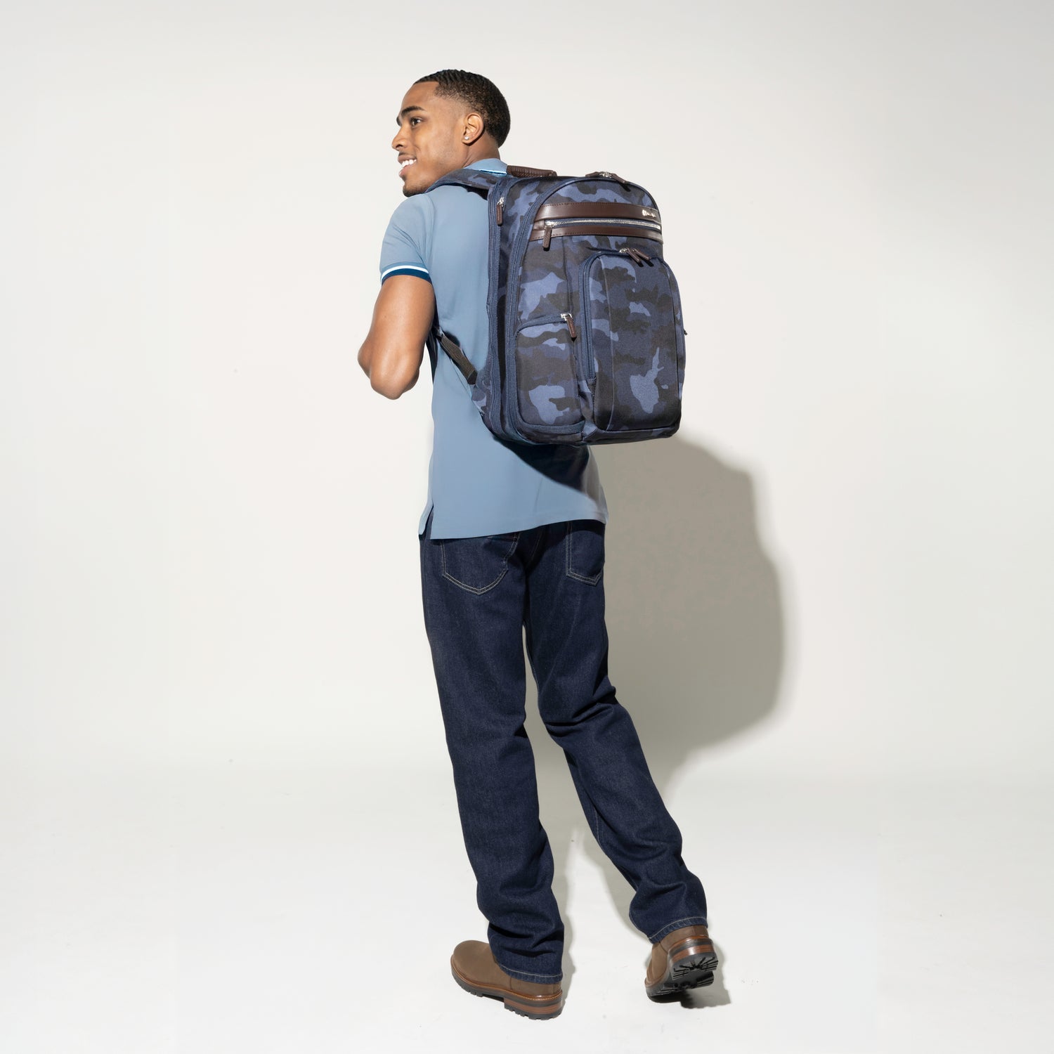 travelpro-platinum-elite-business-backpack-camouflage image 4