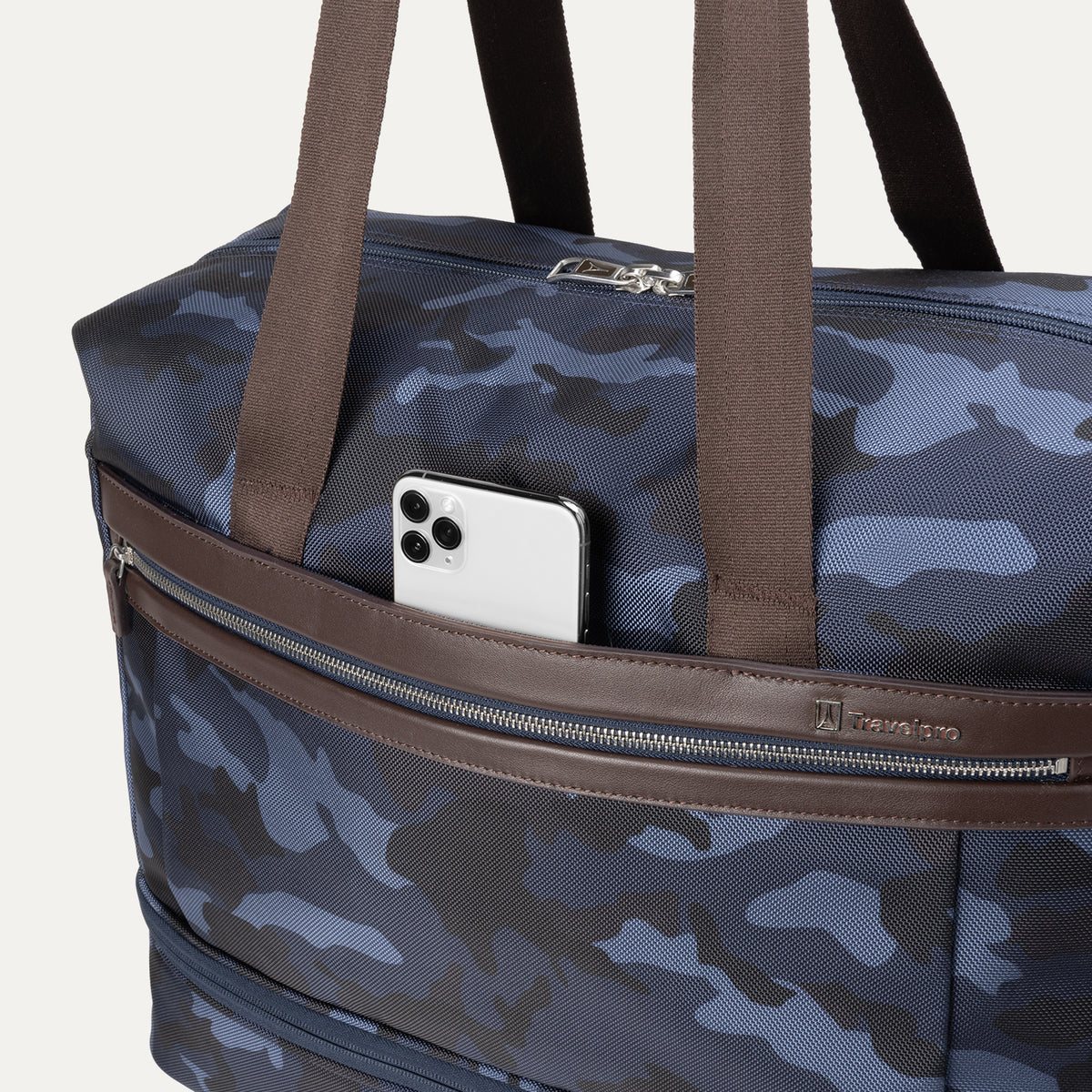 travelpro-platinum-elite-drop-bottom-weekender-camouflage image 7
