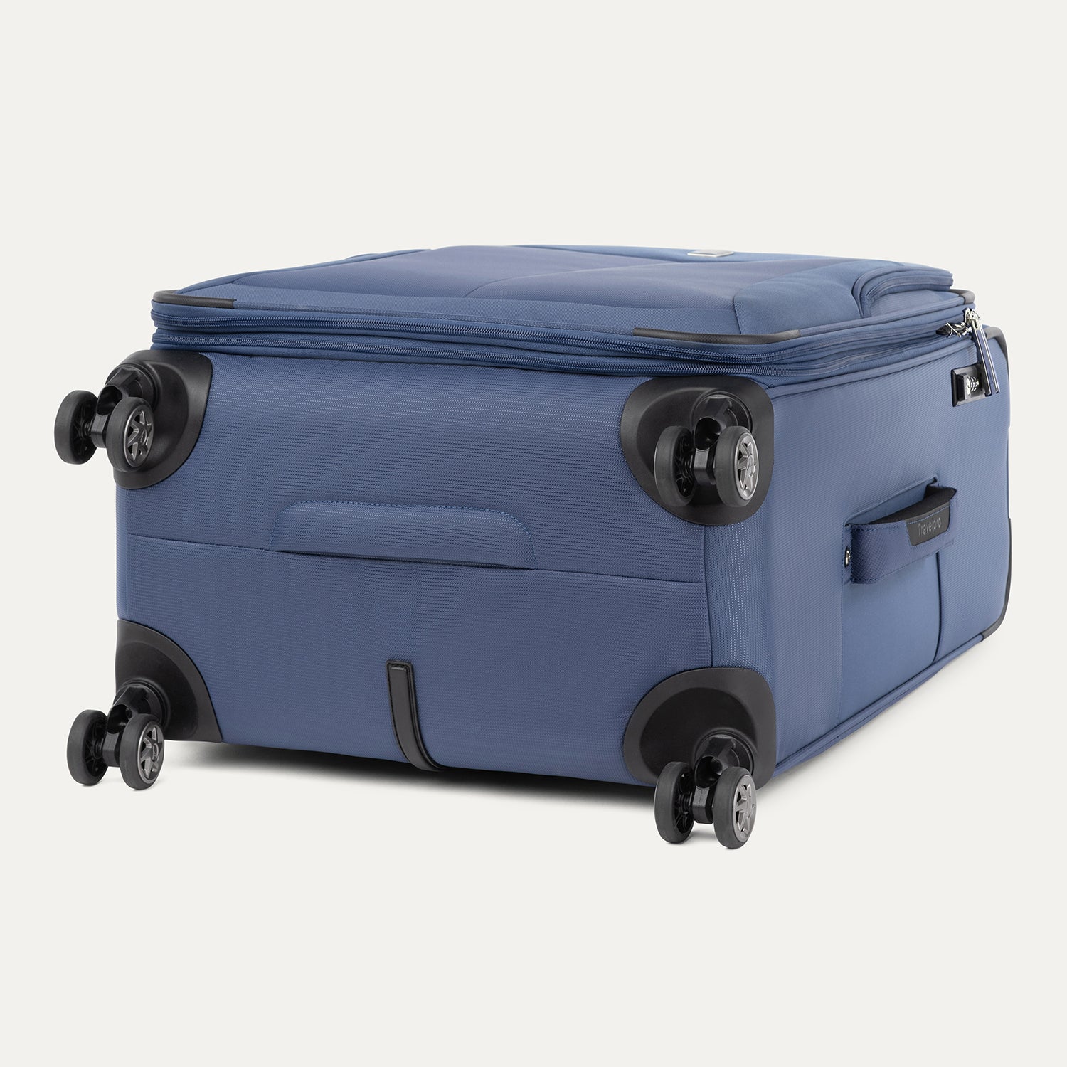 travelpro-walkabout-6-medium-check-in-expandable-spinner-discontinued-final-sale image 6