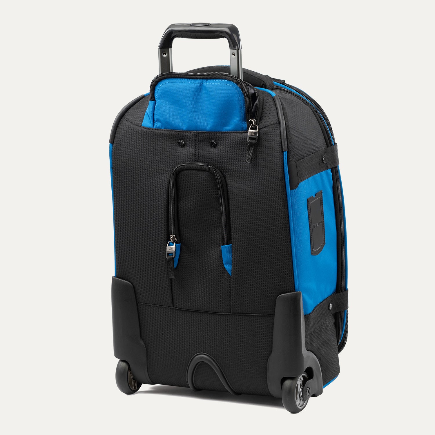 travelpro-bold-carry-on-expandable-rollaboard image 8