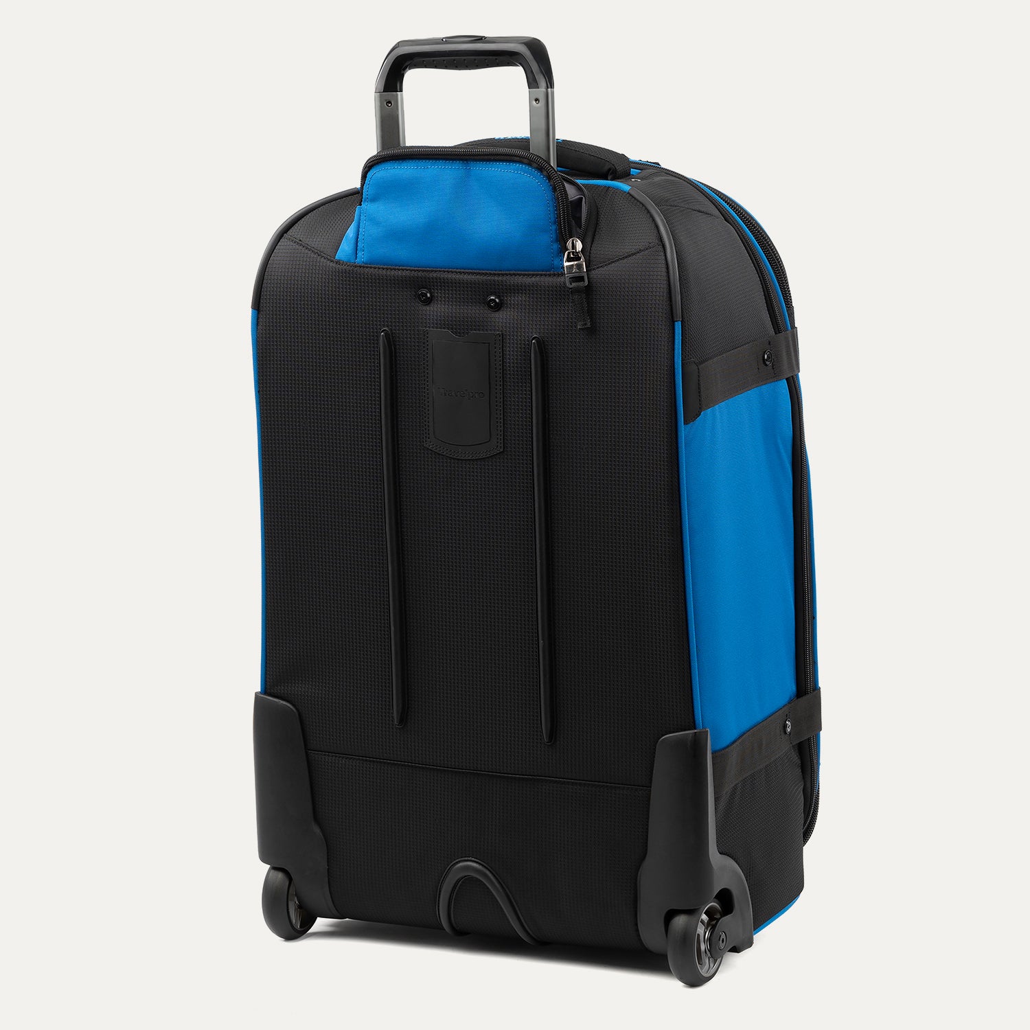 travelpro-bold-medium-check-in-rollaboard image 3