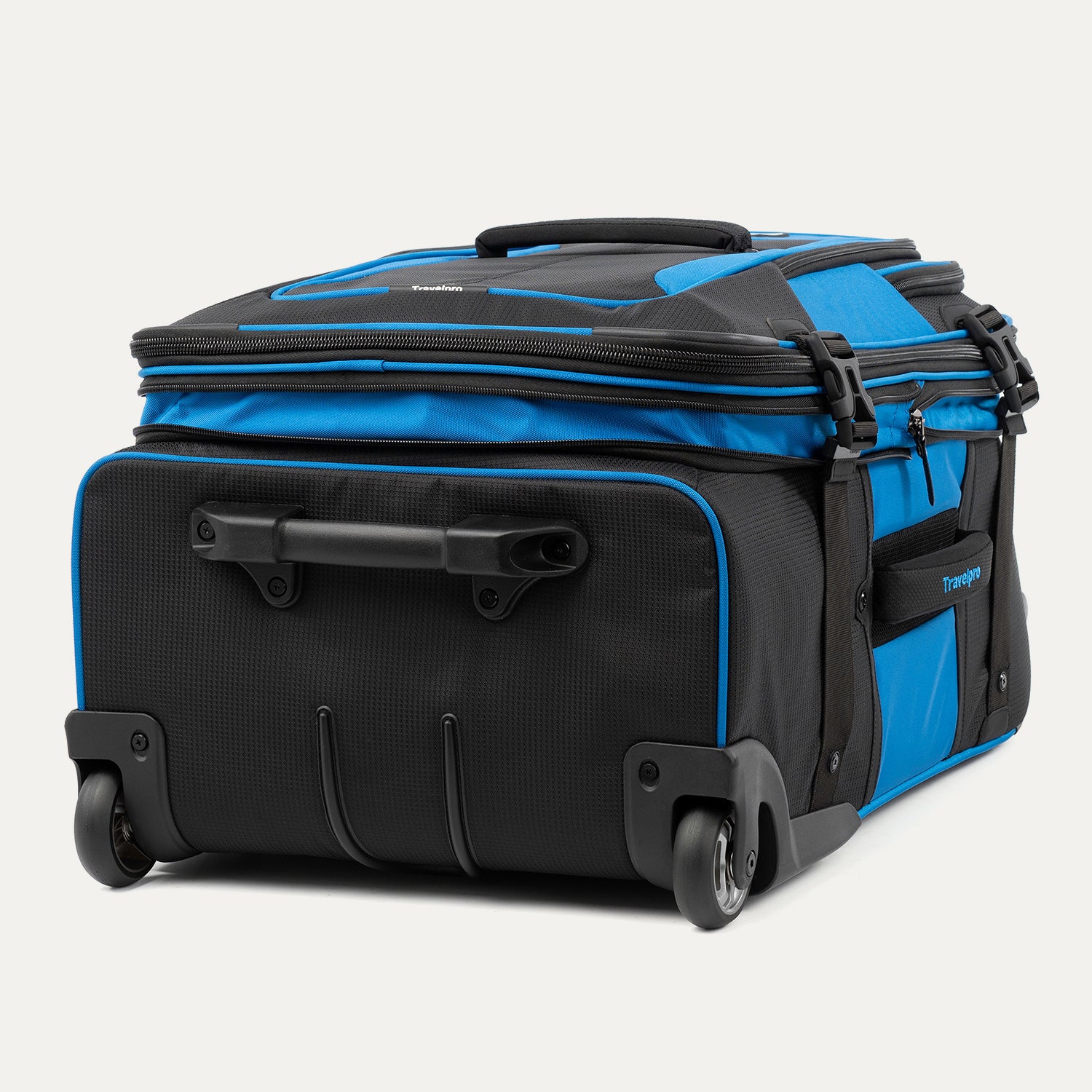 travelpro-bold-medium-check-in-rollaboard image 6