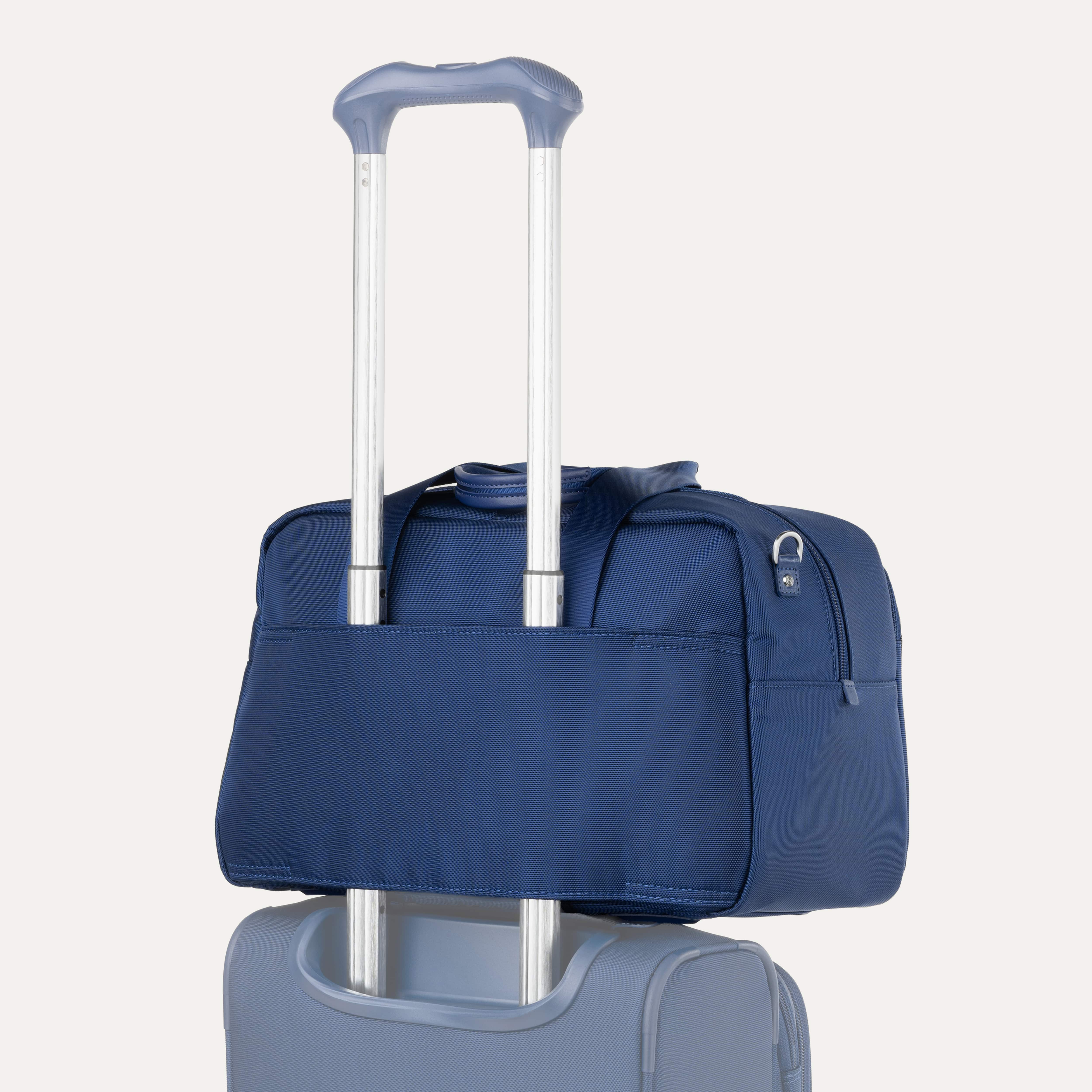 travelpro-versapack-underseat-tote image 2