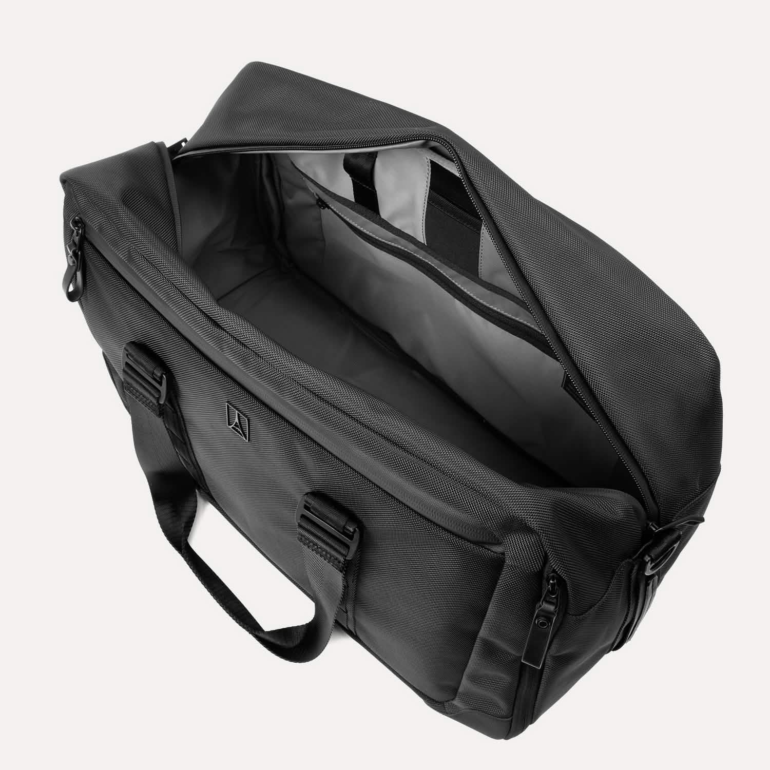 travelpro-altitude-double-expansion-duffel-with-ecofab image 6