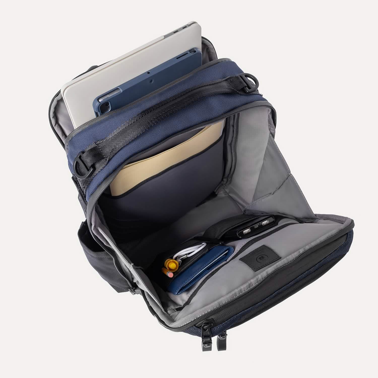 travelpro-altitude-slim-expandable-laptop-backpack-20-24l image 5