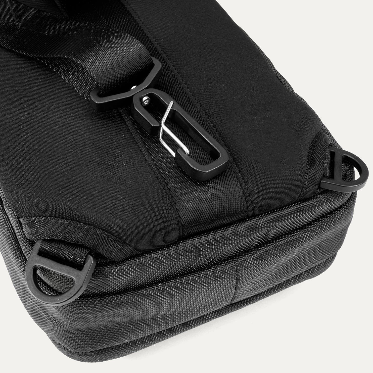 travelpro-altitude-crossbody-6l image 7