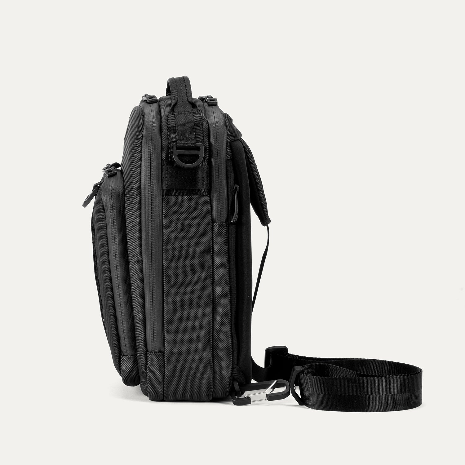 travelpro-altitude-crossbody-6l image 6