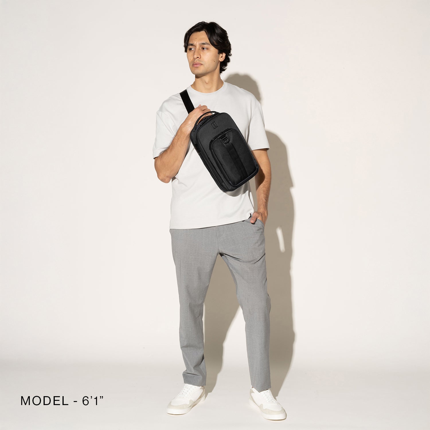 travelpro-altitude-crossbody-6l image 4