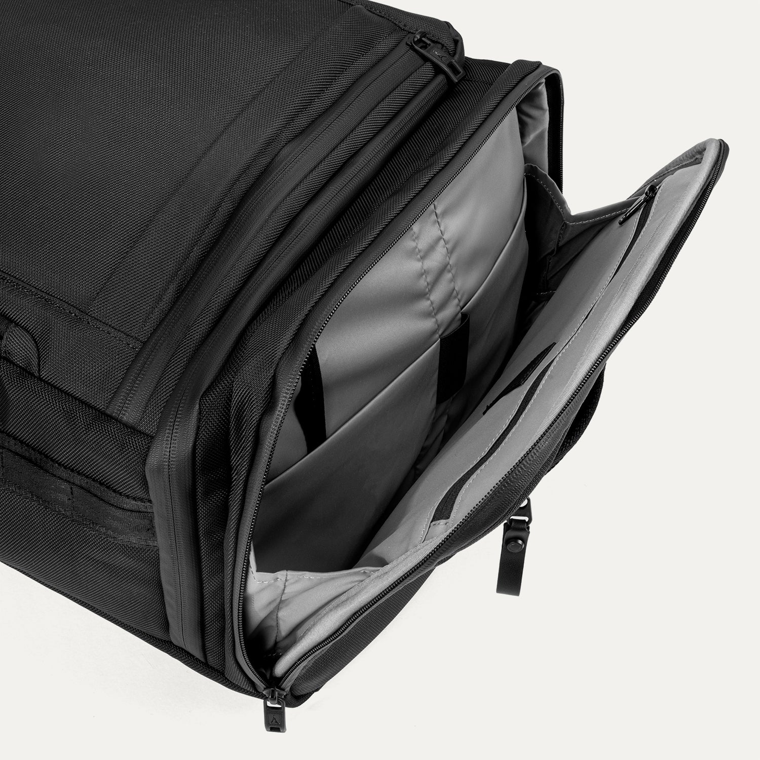 travelpro-altitude-convertible-duffel-backpack-2-in-1-ecofab-recycled-fabric-car image 5