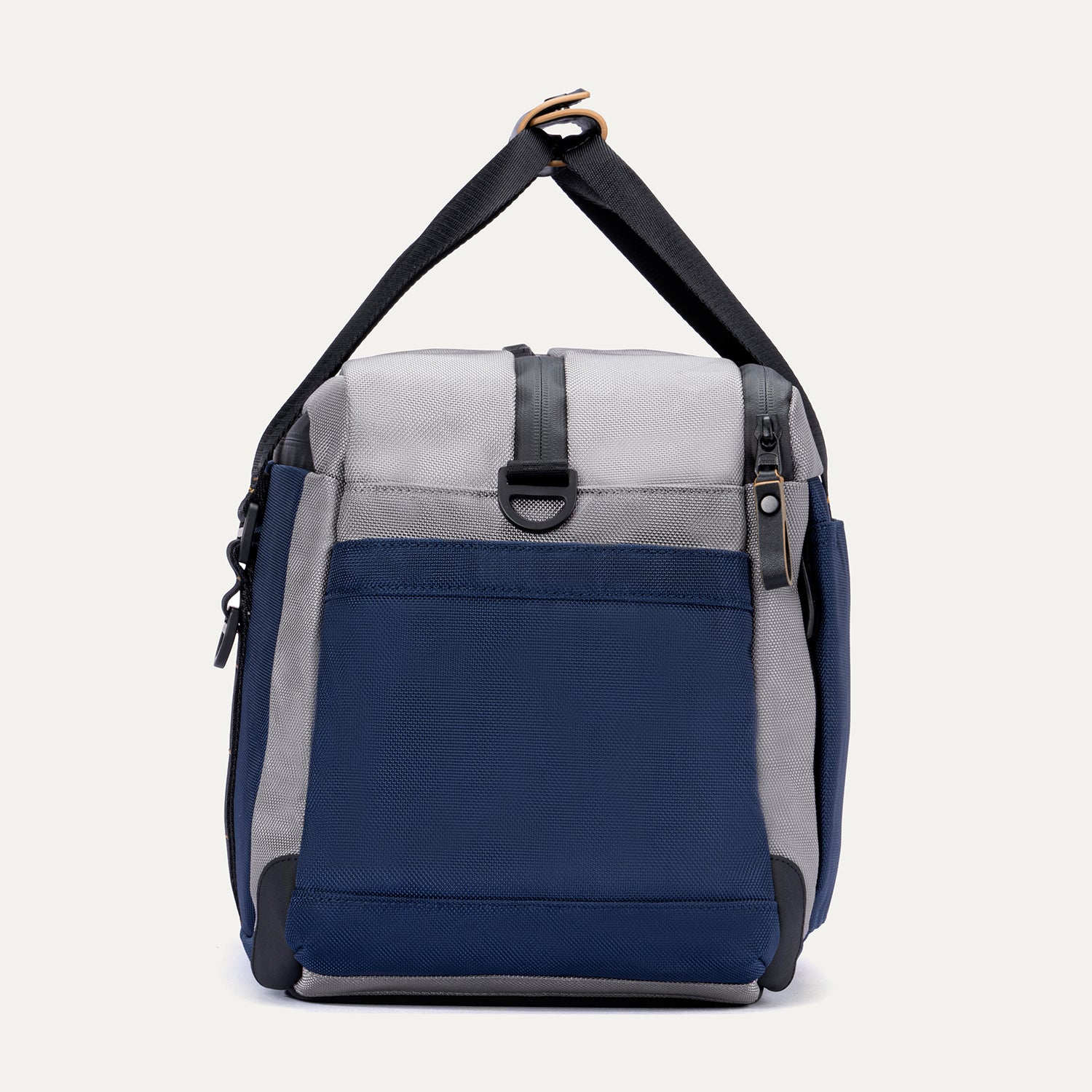 travelpro-altitude-day-to-day-duffel image 7