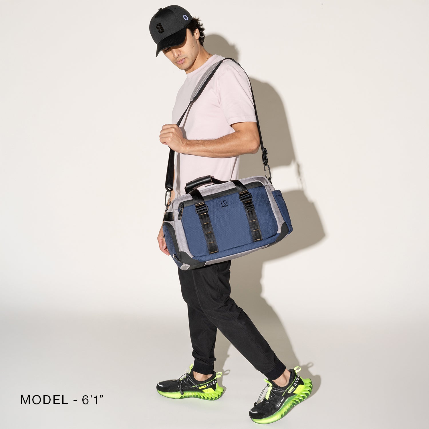 travelpro-altitude-day-to-day-duffel image 4