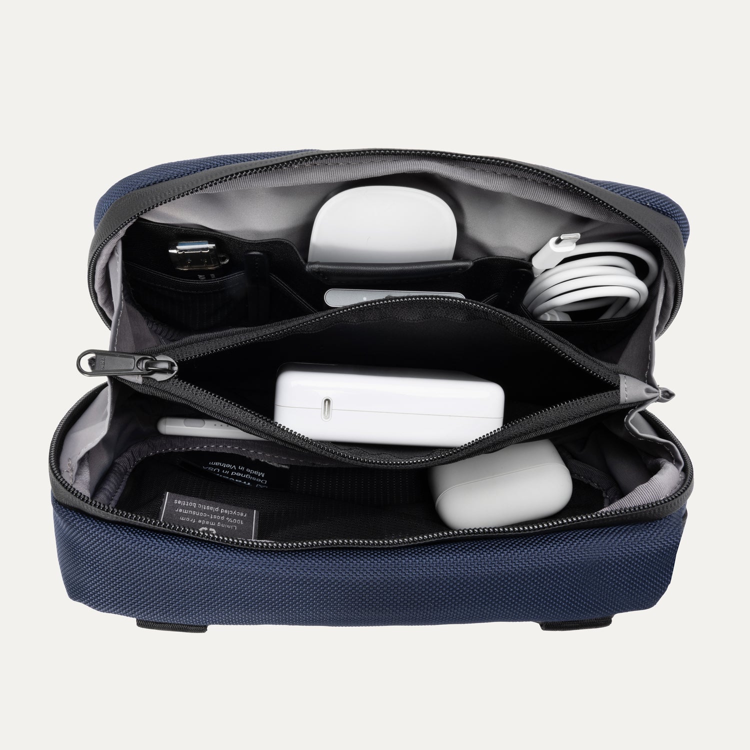 travelpro-altitude-organization-kit-for-tech-essentials image 2