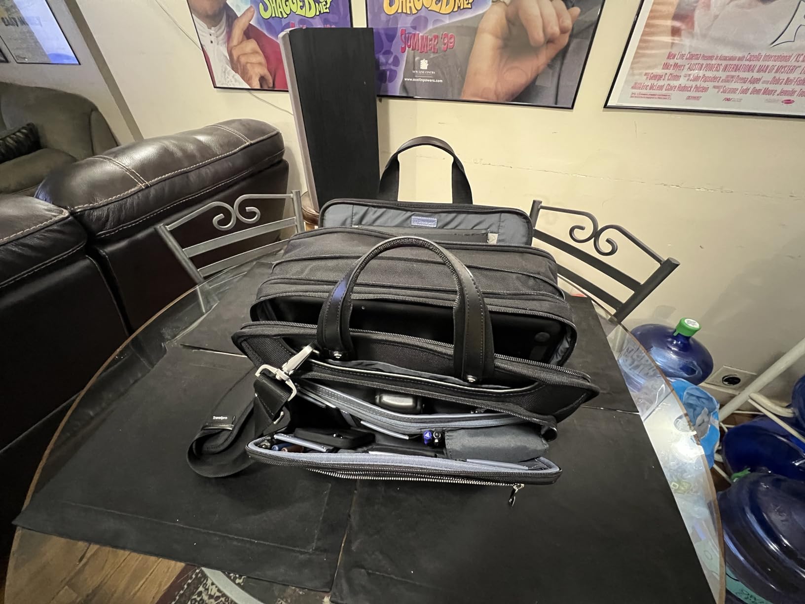 Great briefcase with minor issues