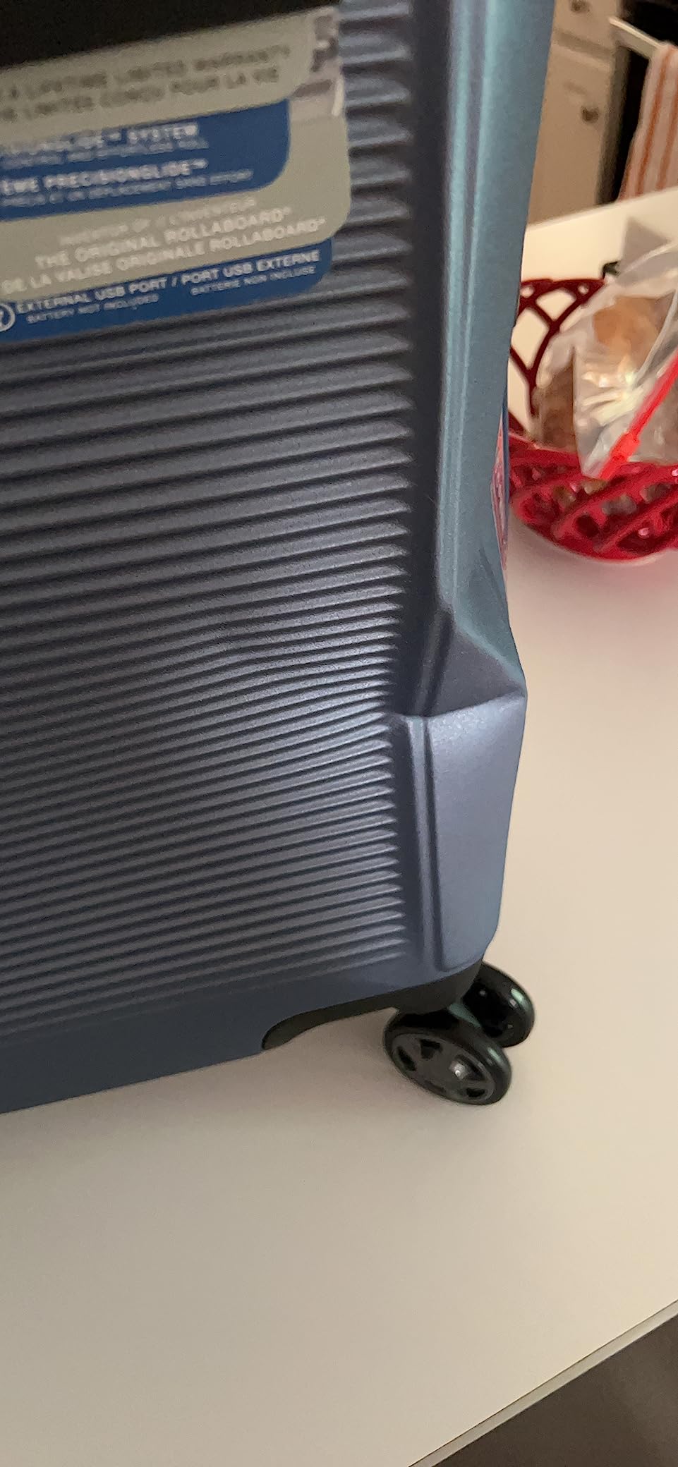 Nice suitcase, but handle a bit wobbly