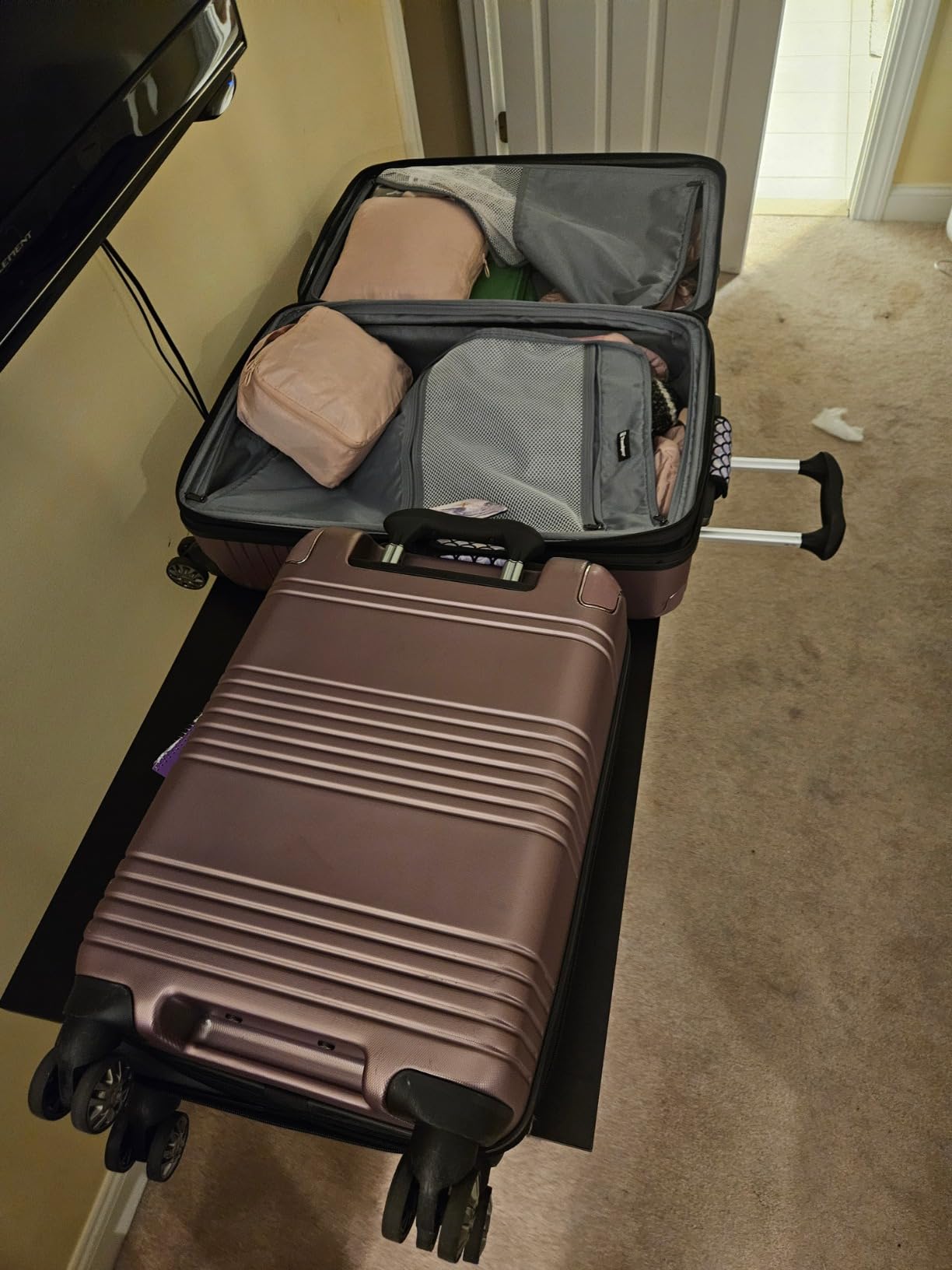 Love these suitcases