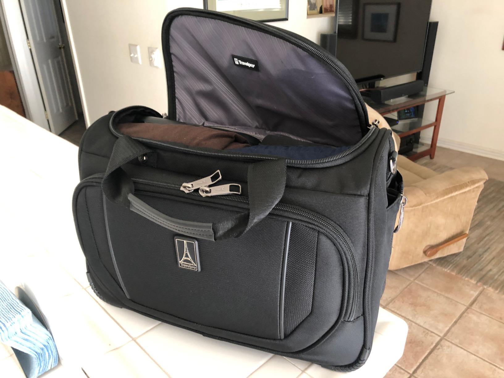 Nice tote, but strap is uncomfortable