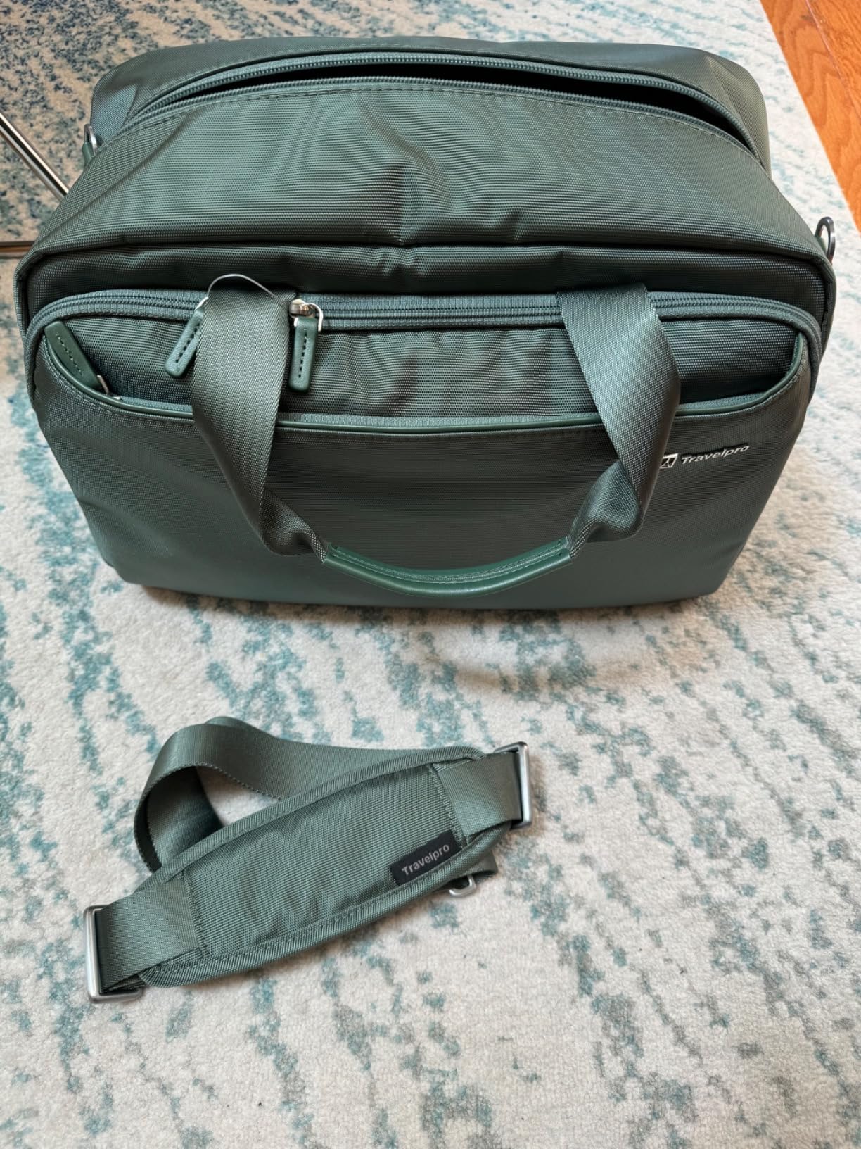 Excellent tote