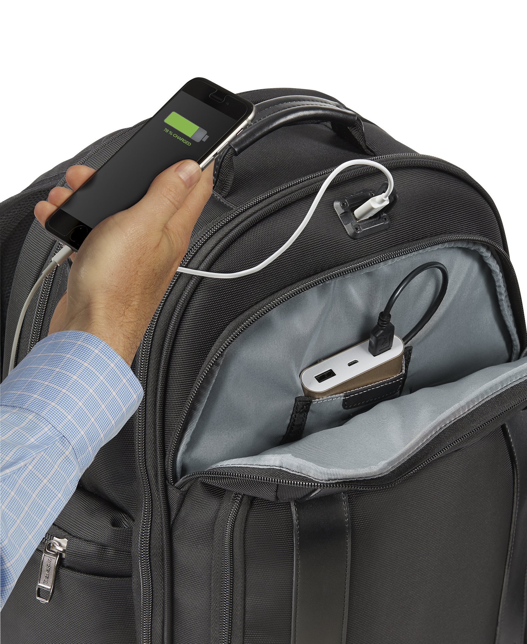 travelpro-crew-executive-choice-2-checkpoint-friendly-laptop-backpack-black-17-i image 3