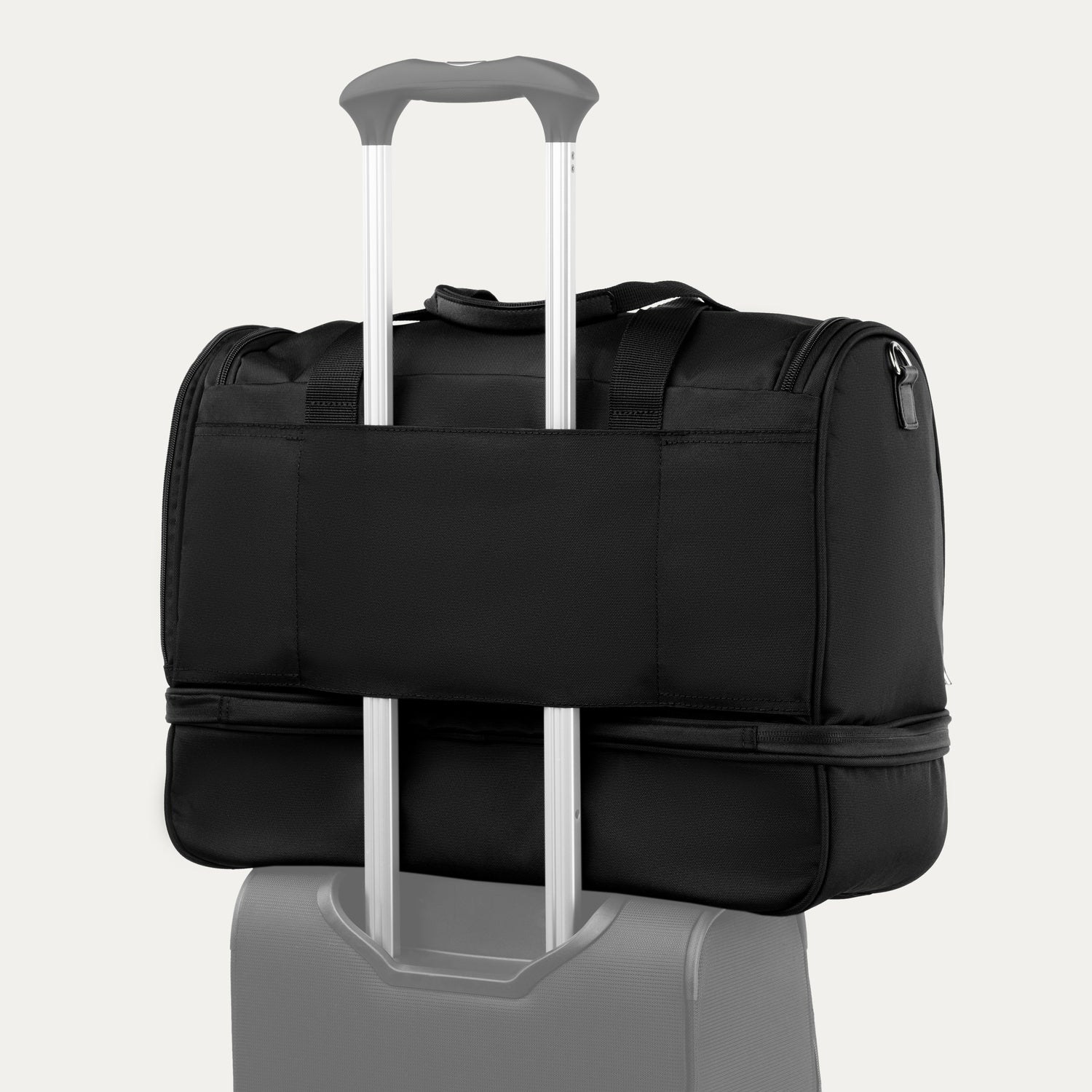 travelpro-maxlite-5-weekender-bag-medium-check-in-set image 2