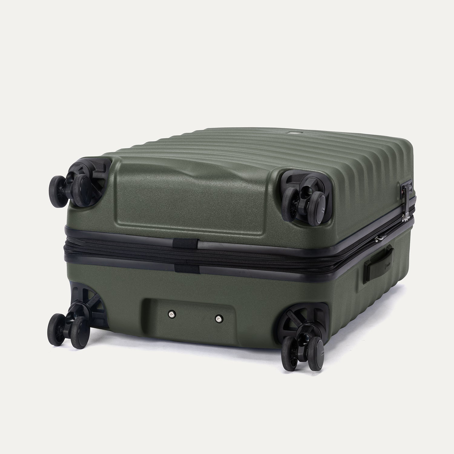 travelpro-maxlite-air-v2-compact-carry-on-medium-check-in-set image 4