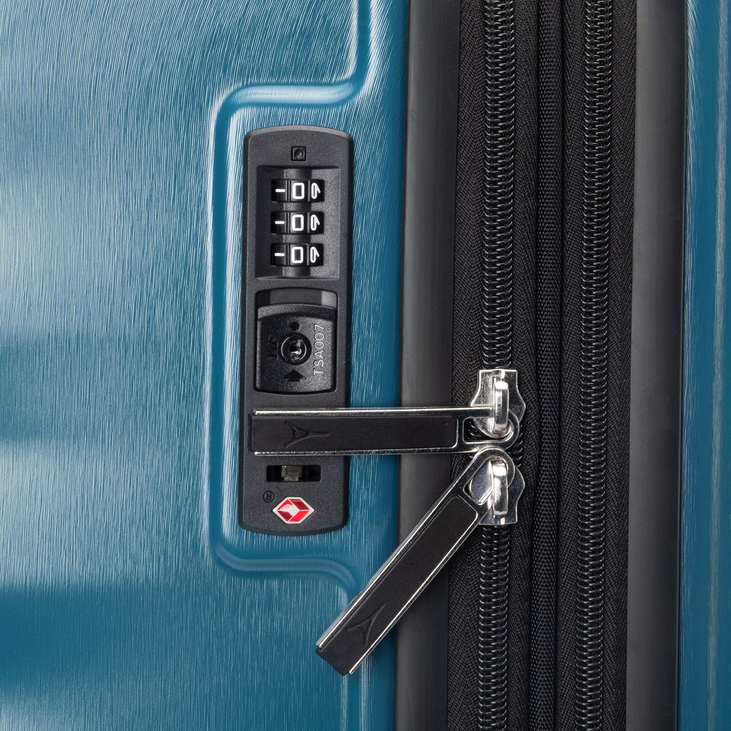 travelpro-maxlite-air-v2-carry-on-large-check-in-set image 7
