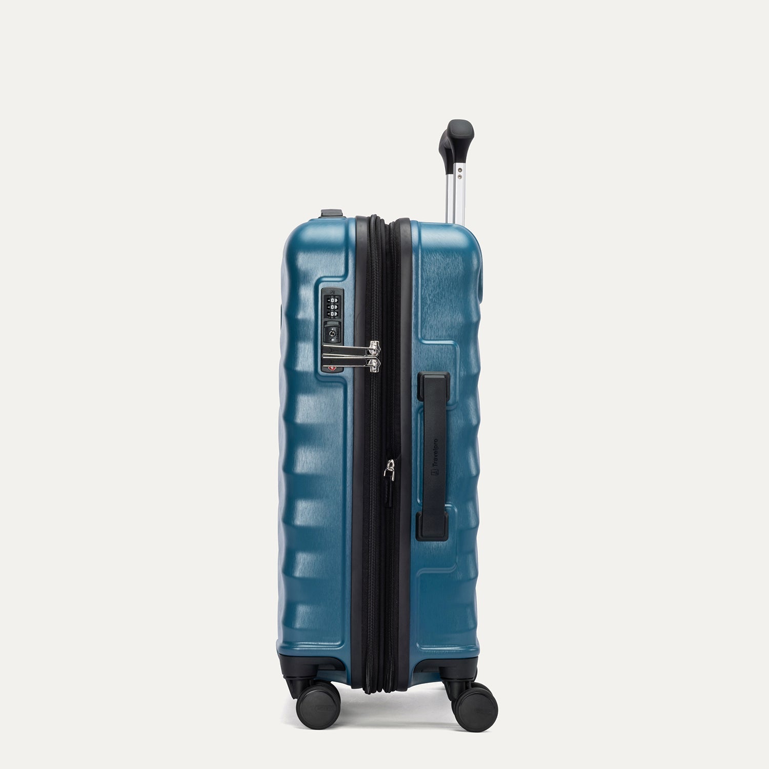travelpro-maxlite-air-v2-carry-on-large-check-in-set image 3